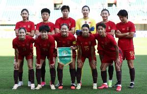 新华社：情绪低落的中国女足匆匆穿越混合采访区，独留吴海燕应媒体之邀交谈