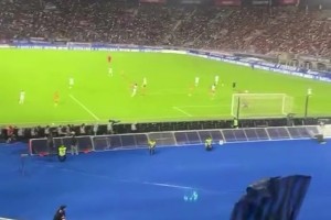 鹤立鸡群